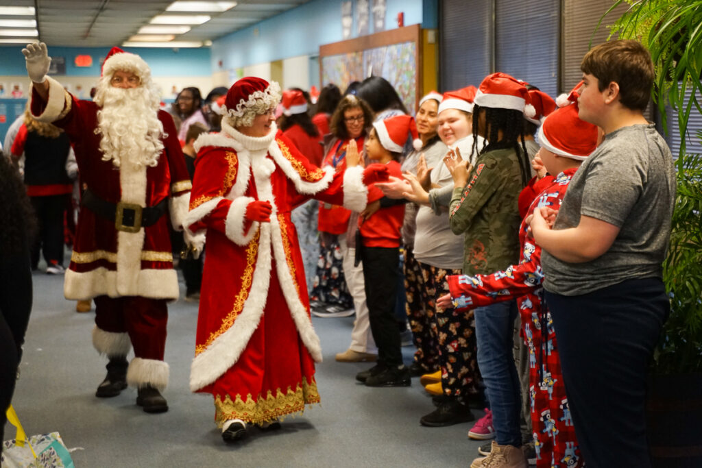 Santa and Mrs. Claus arrive