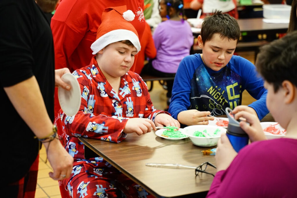 students make sugar cookies