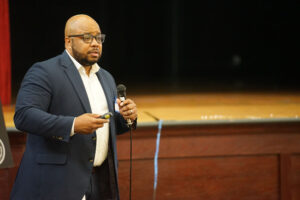 Clarence Jackson of Dollar Bank hosts breakout session on financial literacy
